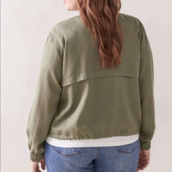 Addition Elle Women Dusty Green Solid Cropped Bomber Jacket Plus Size 2X - Picture 3 of 12